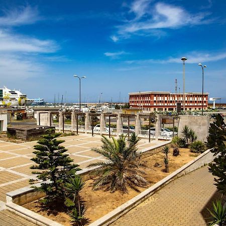 Bay View Apartment Porto Torres Bagian luar foto